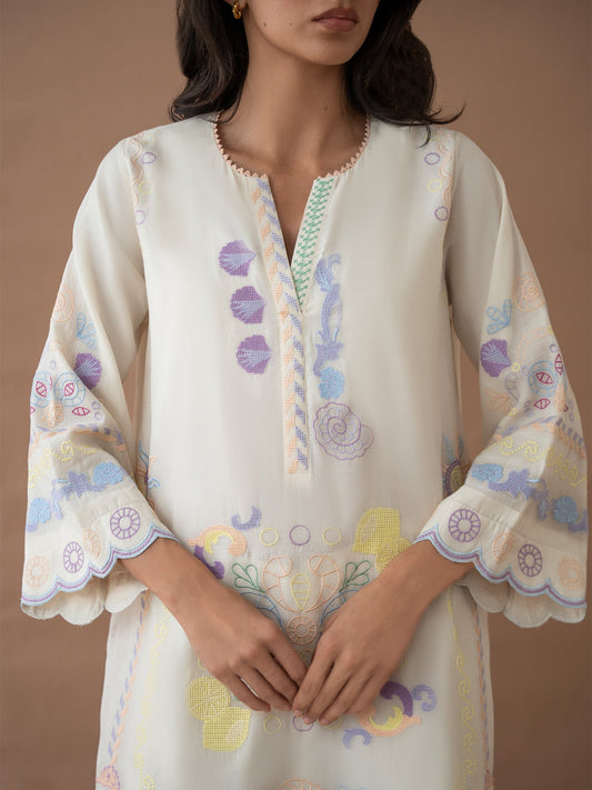 THE IVORY KURTA