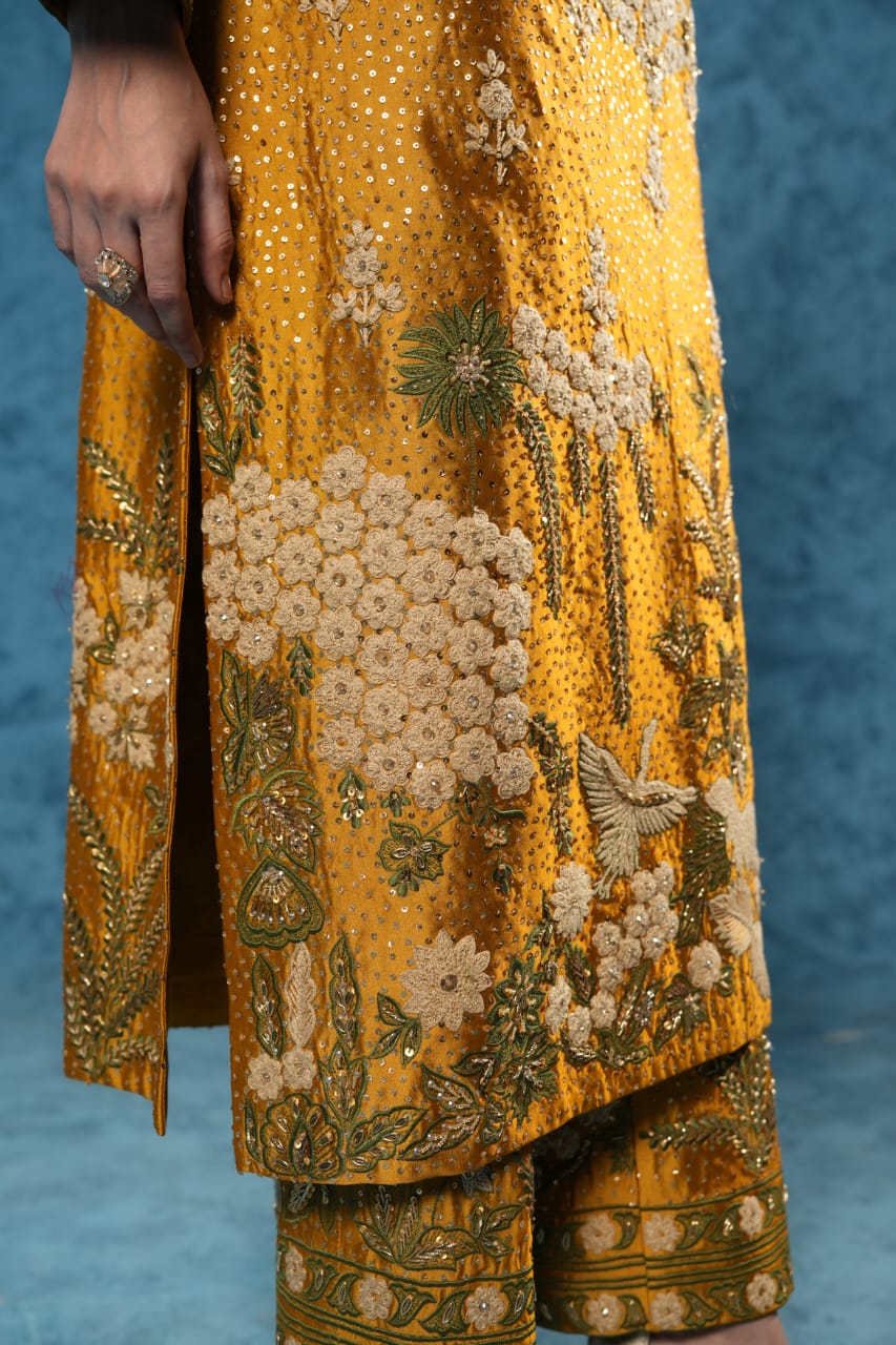 GOLDEN BLOOM